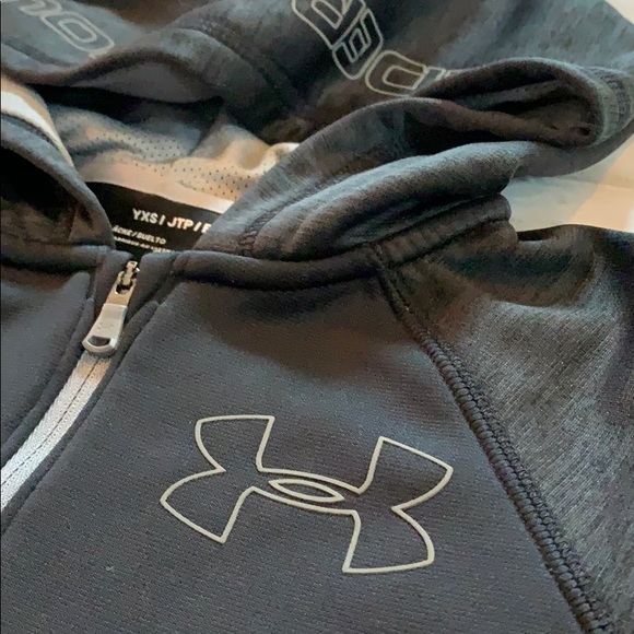 Boys youth Under Armour hoodie sz YXS (Sz 4/5) - Picture 2 of 4